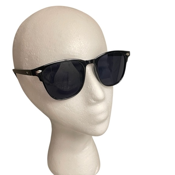 Classic Black Sunglasses and Case NWOT - Picture 2 of 2